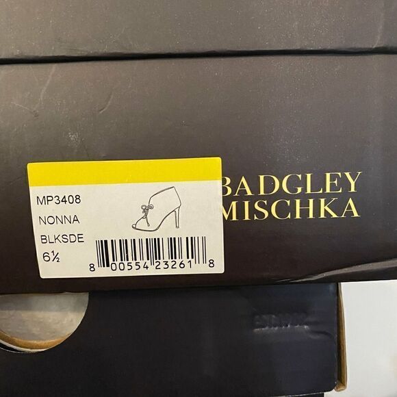 Badgley Mischka Nonna Black Suede Ankle Bootie Size 6.5 - Picture 9 of 9